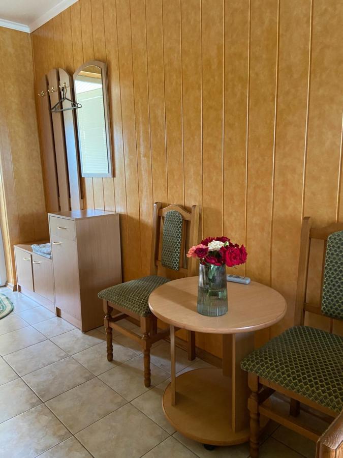Constancia Hotel Kamianets Podilskyi Bagian luar foto