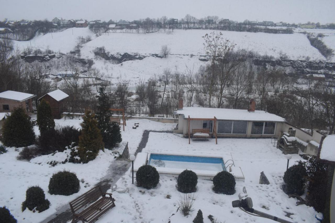 Constancia Hotel Kamianets Podilskyi Bagian luar foto