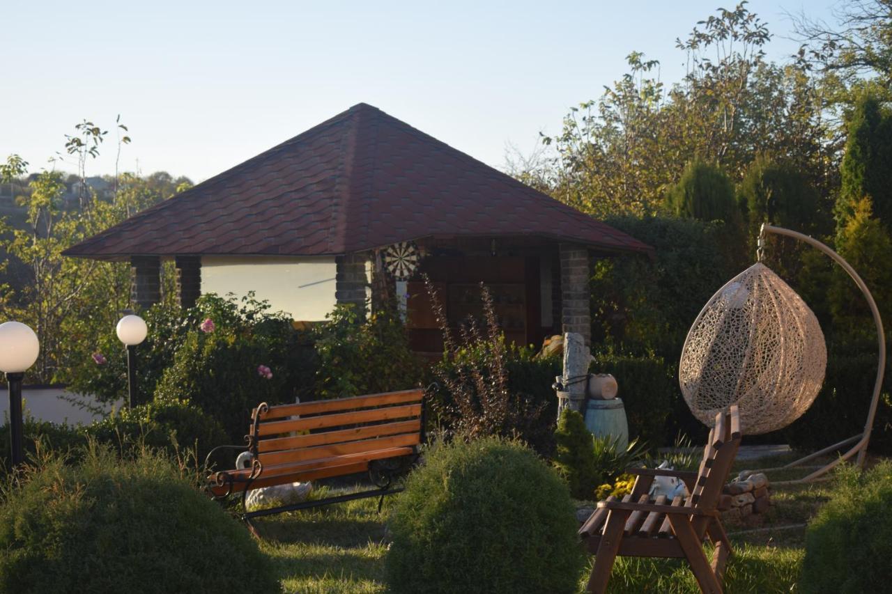 Constancia Hotel Kamianets Podilskyi Bagian luar foto